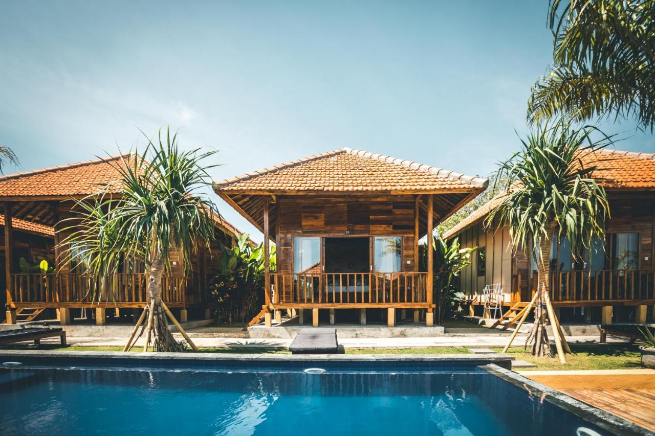 Ocho Bali Surf Camp Lägenhet Uluwatu Exteriör bild