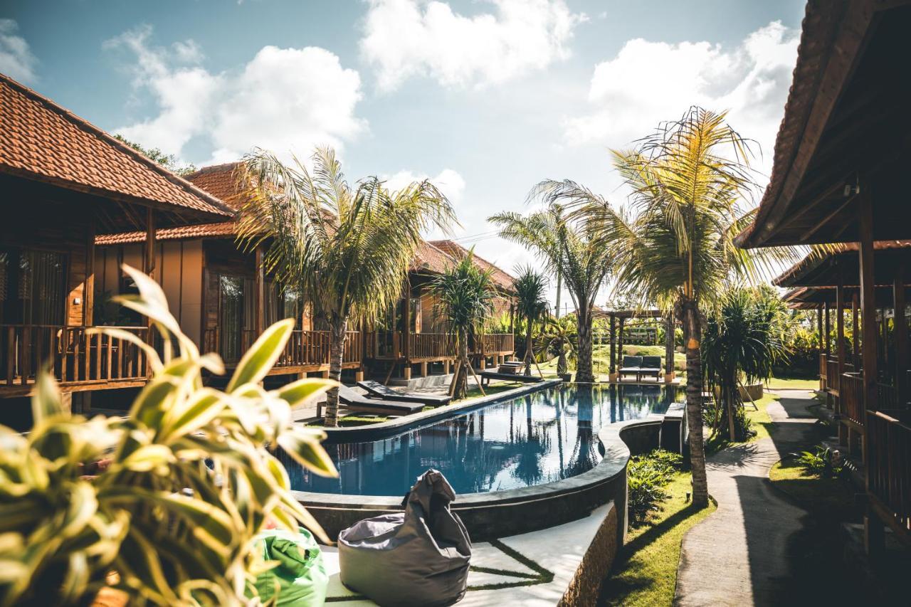 Ocho Bali Surf Camp Lägenhet Uluwatu Exteriör bild